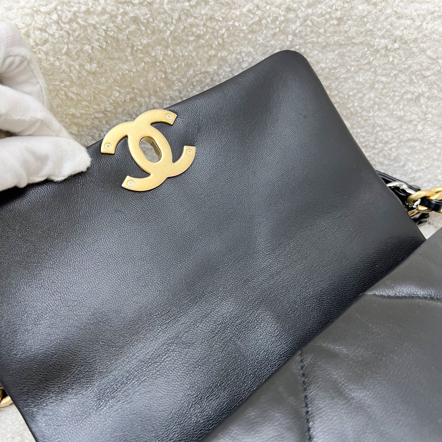 GLM-19 Small Flap in Black Goatskin and 3-tone HW (Model: AS1160)
