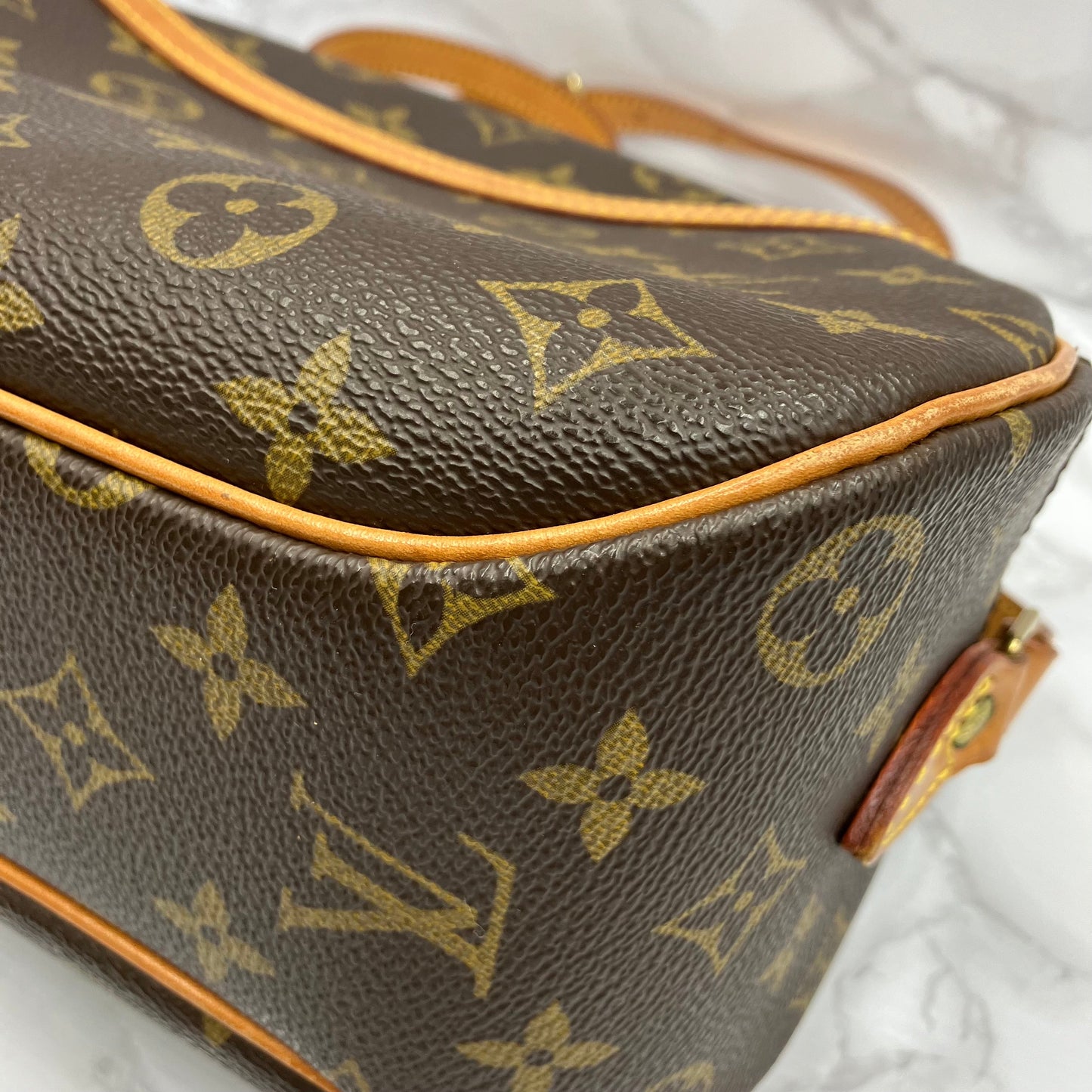 LOUIS VUITTON Monogram blower