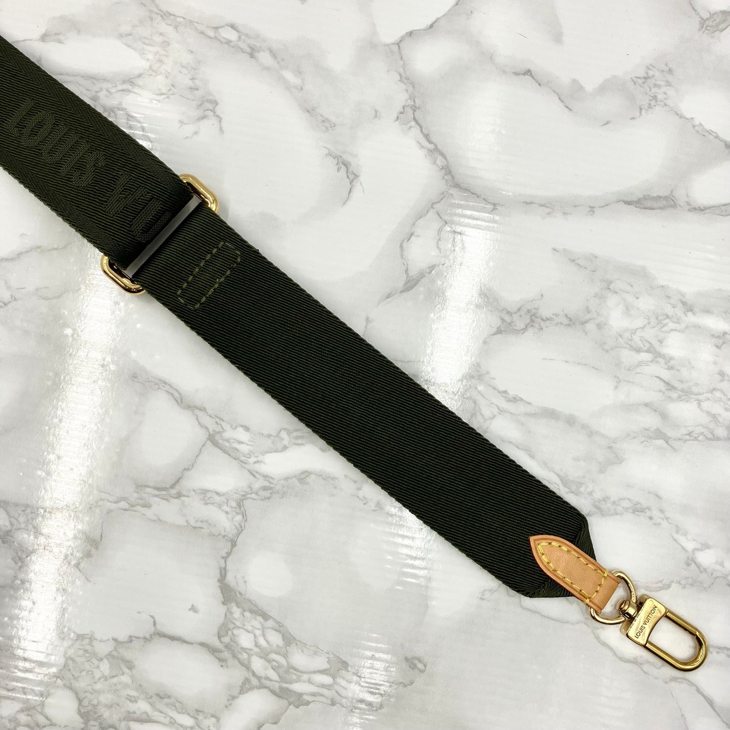 LOUIS VUITTON Monogram Mürti Pochette