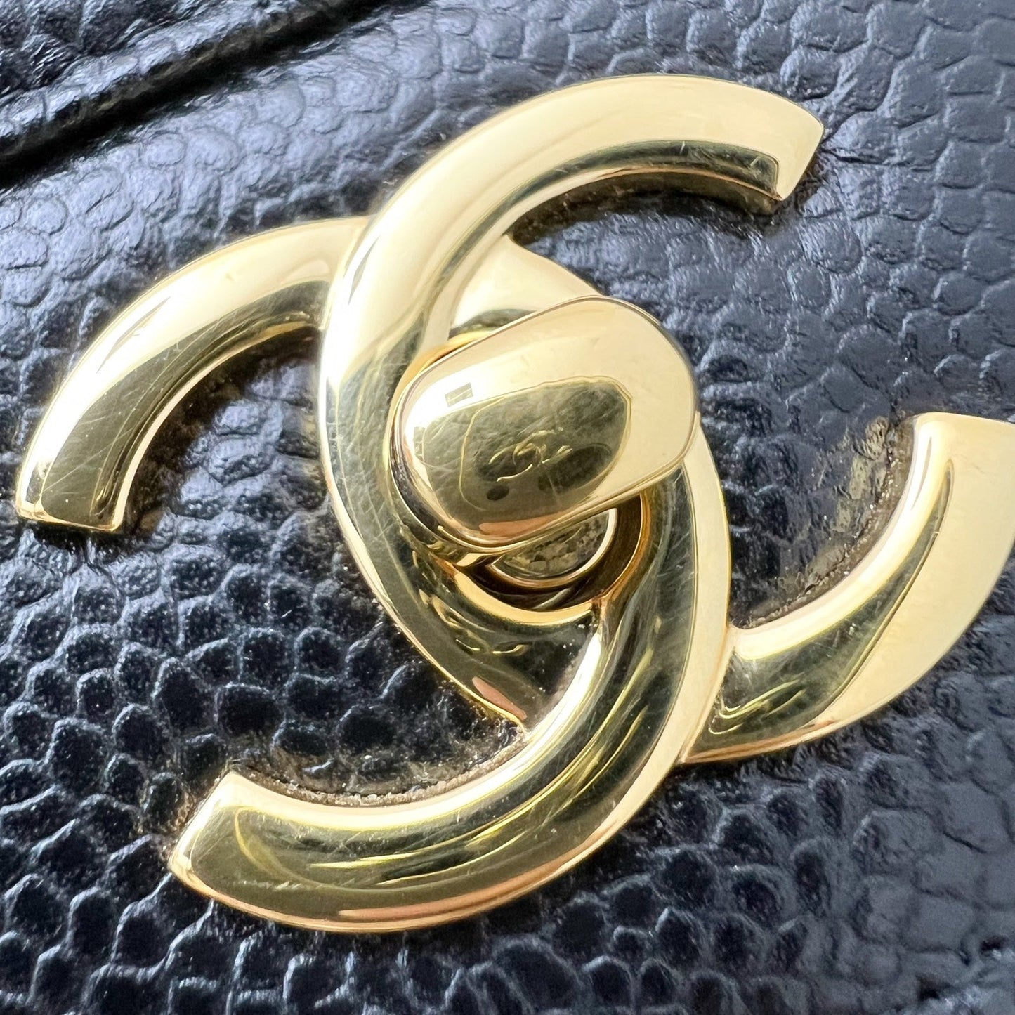 GLM-Jumbo Classic Flap DF in Black Caviar and GHW