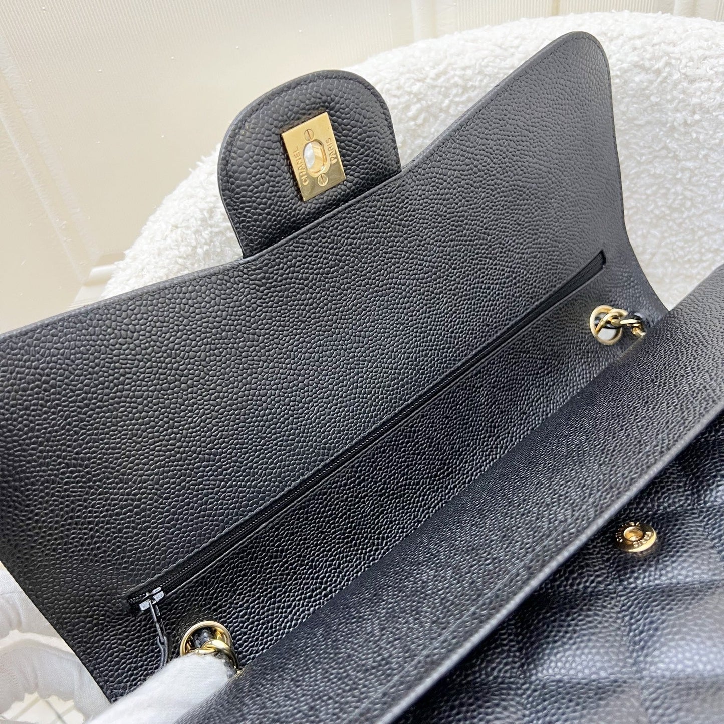 GLM-Jumbo Classic Flap DF in Black Caviar and GHW