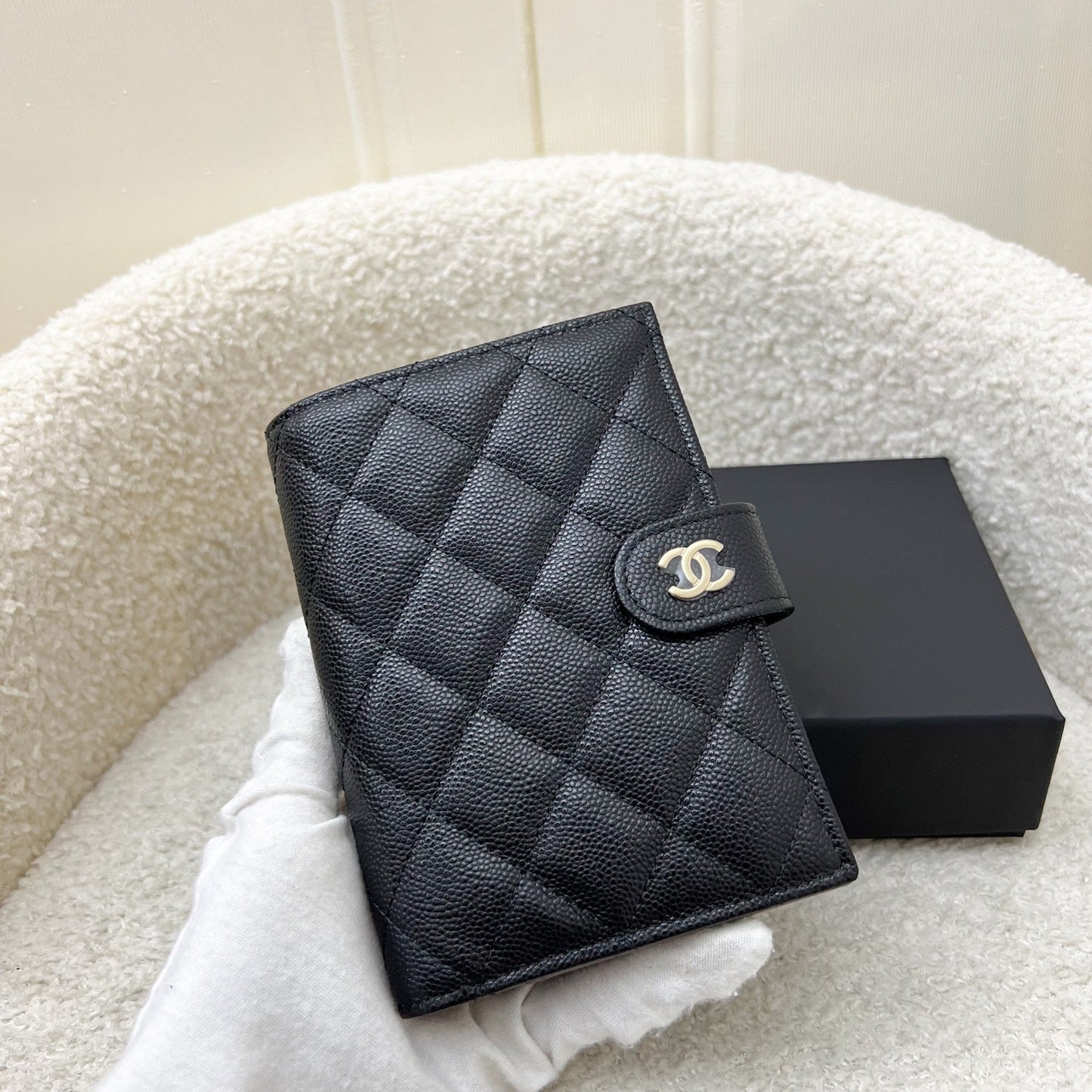 GLM-24K Bifold Wallet in Black Caviar and LGHW