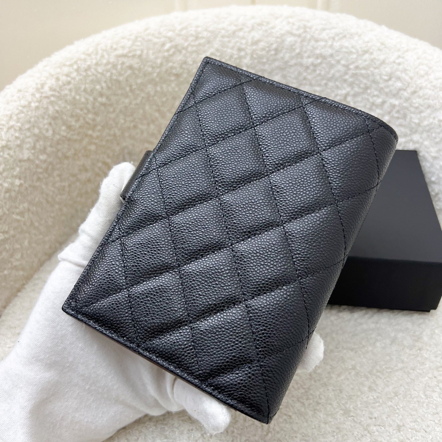 GLM-24K Bifold Wallet in Black Caviar and LGHW