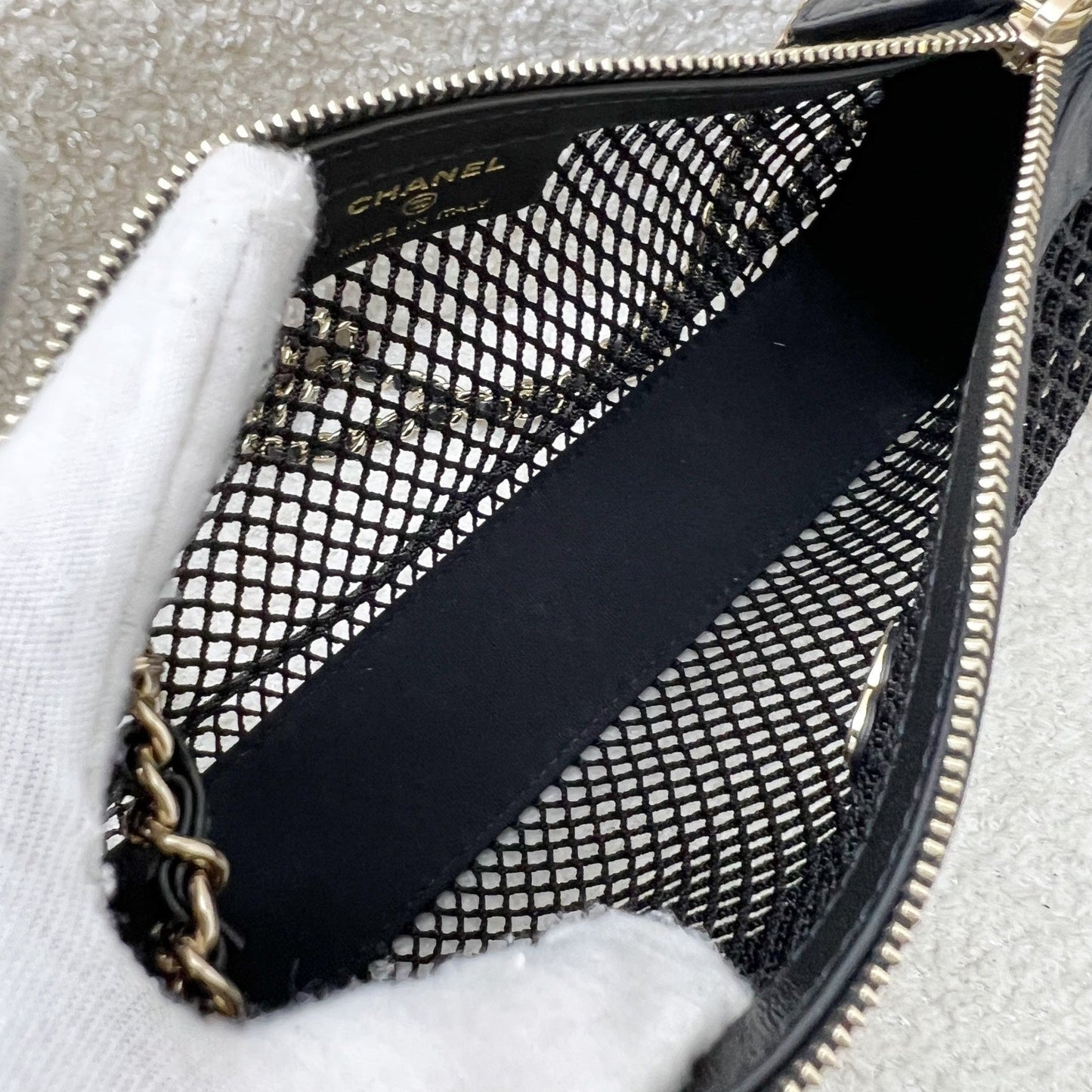 GLM-25S Clutch on Chain in Black Mesh and LGHW
