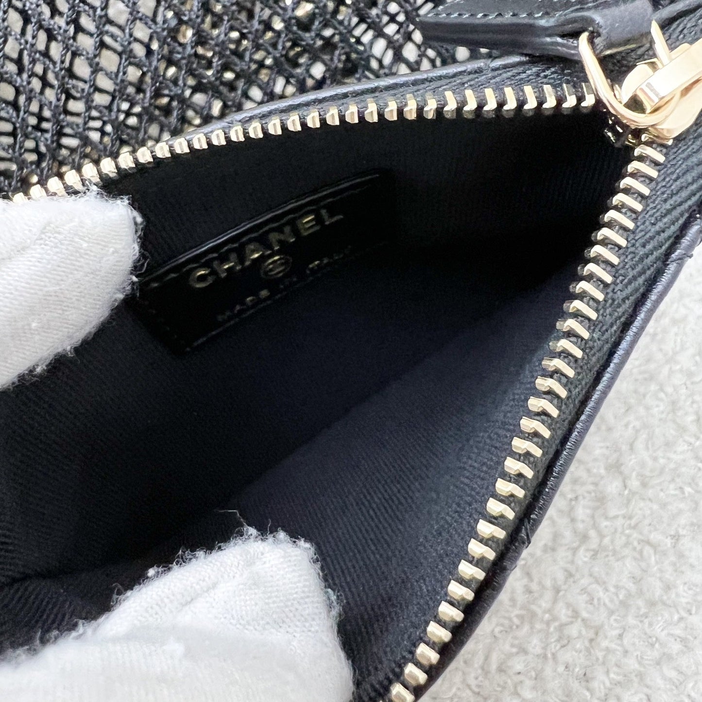 GLM-25S Clutch on Chain in Black Mesh and LGHW