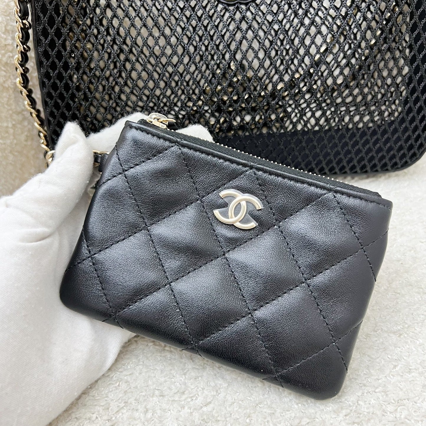 GLM-25S Clutch on Chain in Black Mesh and LGHW
