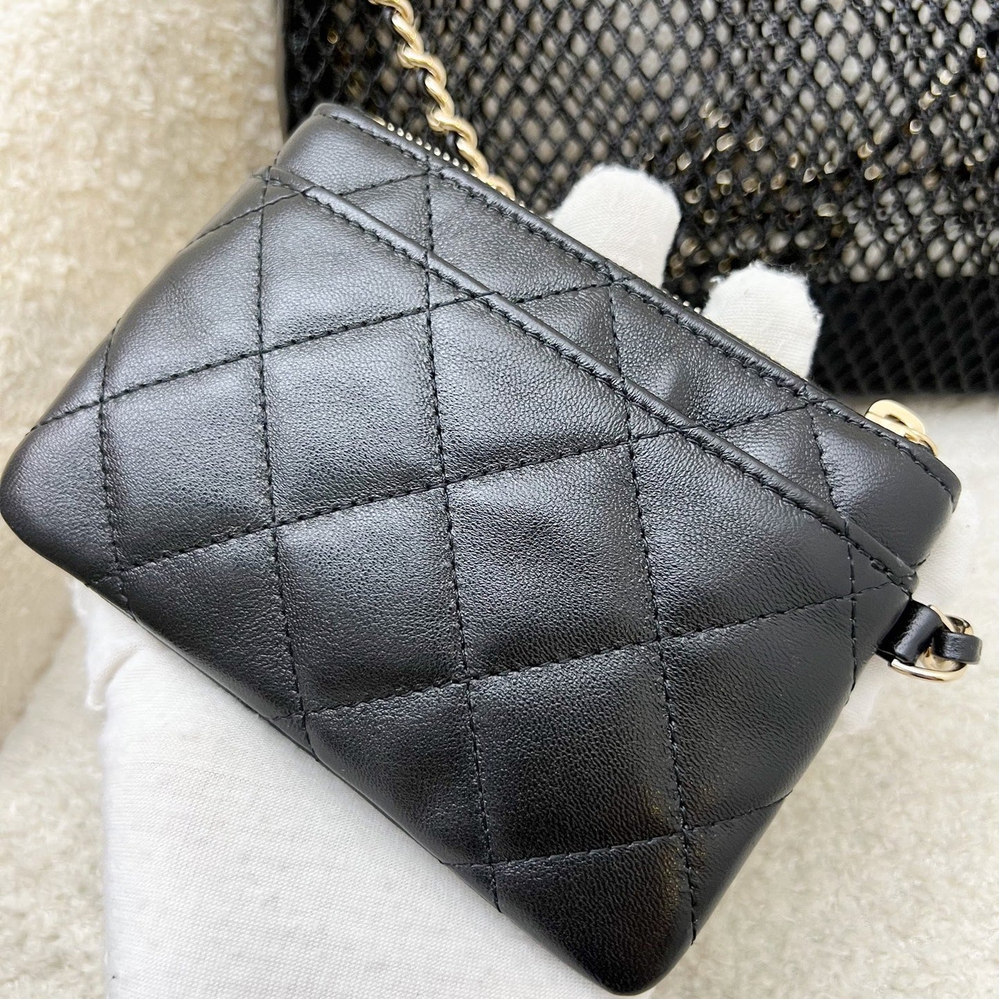 GLM-25S Clutch on Chain in Black Mesh and LGHW