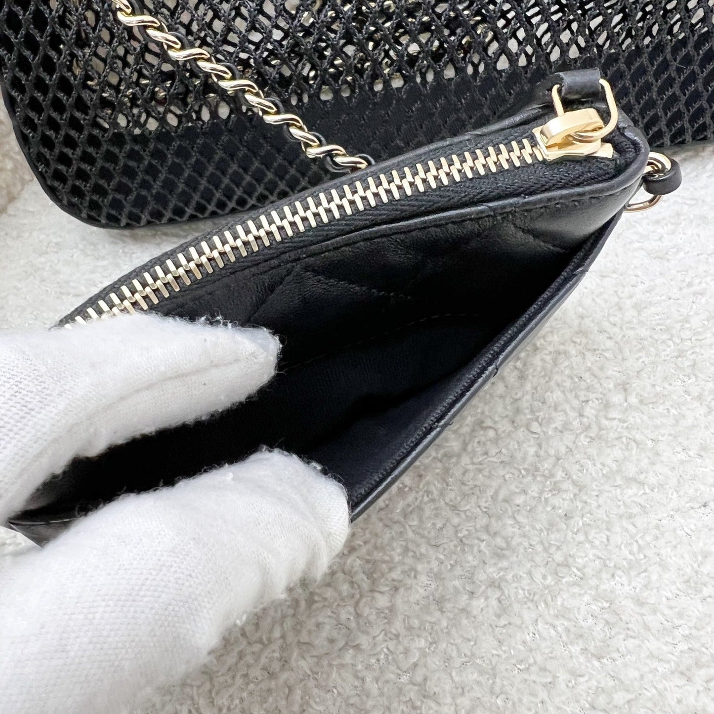 GLM-25S Clutch on Chain in Black Mesh and LGHW