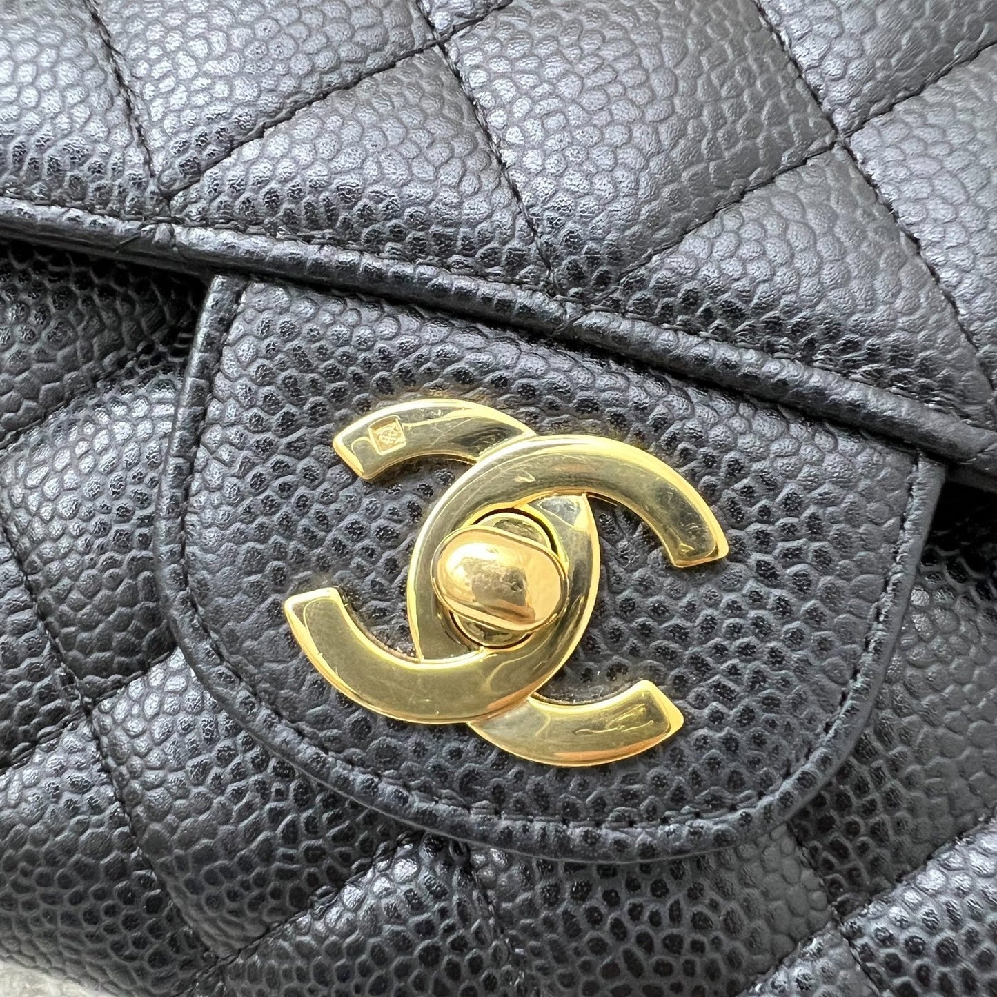 GLM- Medium Classic Flap CF in Black Caviar and 24K GHW
