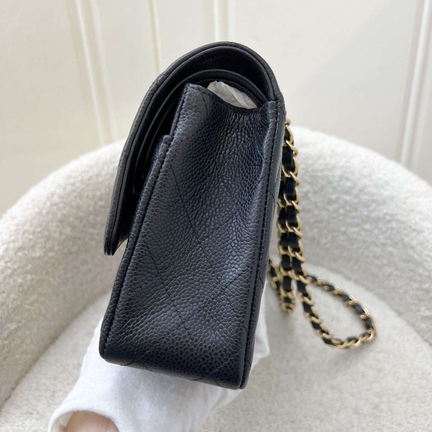 GLM- Medium Classic Flap CF in Black Caviar and 24K GHW