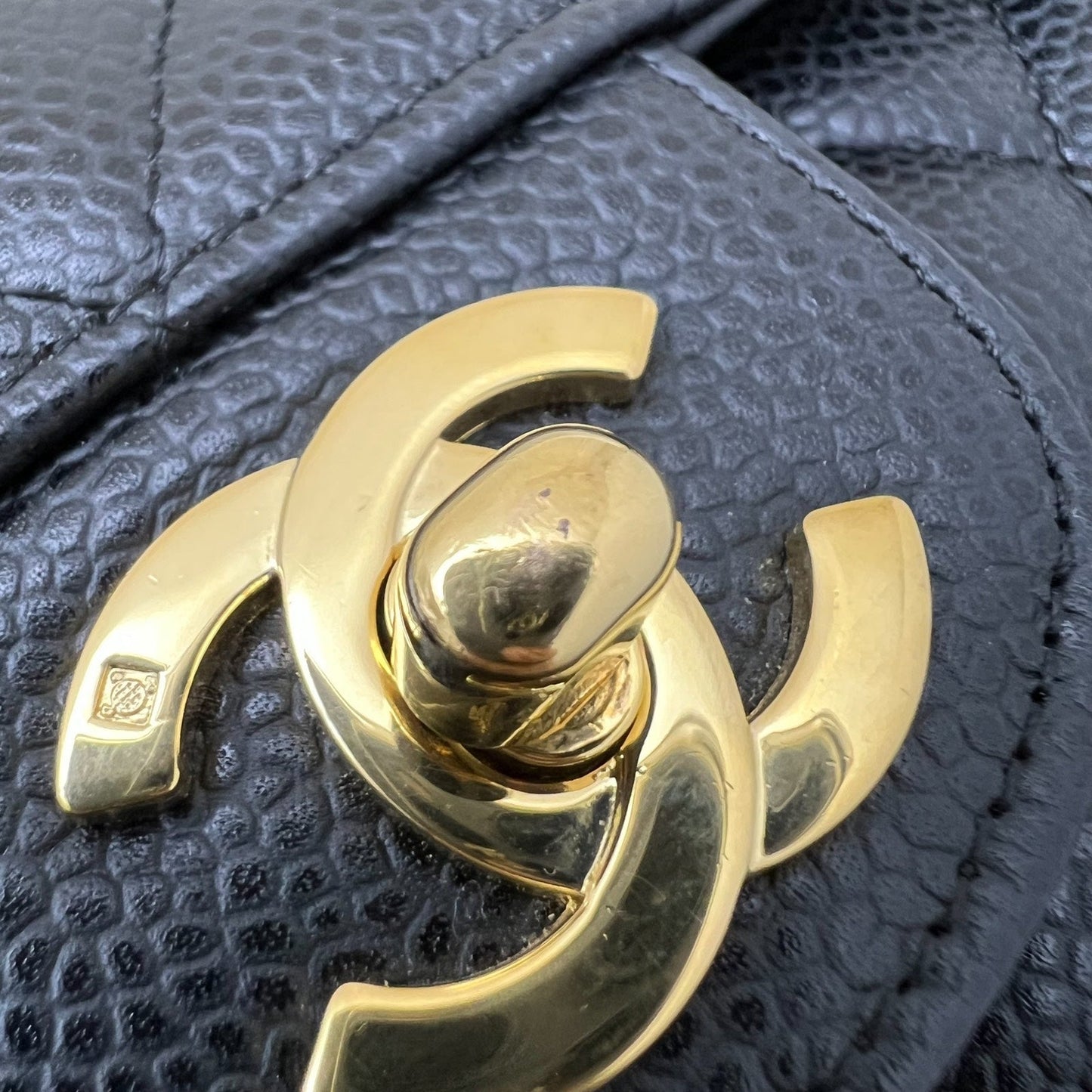 GLM- Medium Classic Flap CF in Black Caviar and 24K GHW