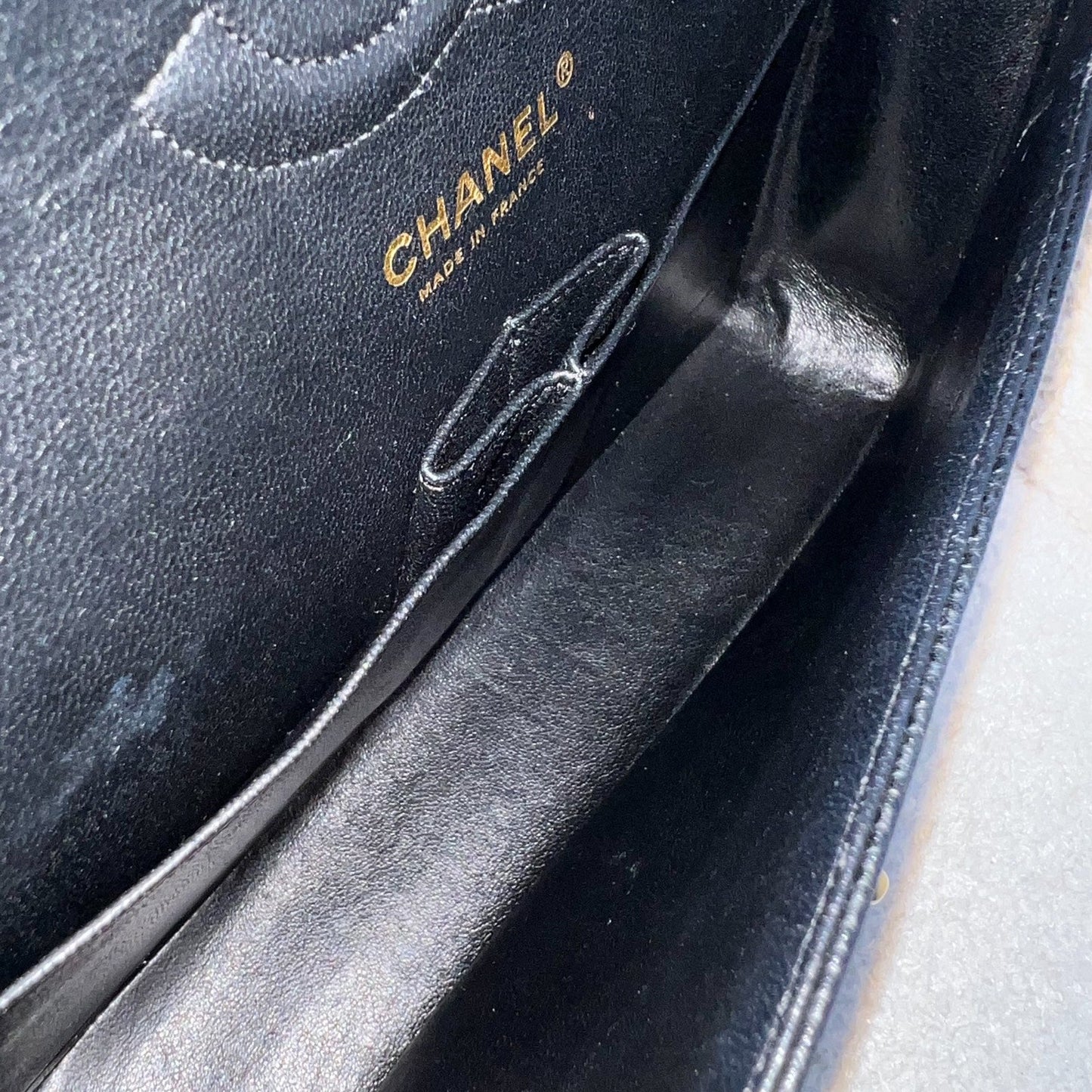 GLM- Medium Classic Flap CF in Black Caviar and 24K GHW
