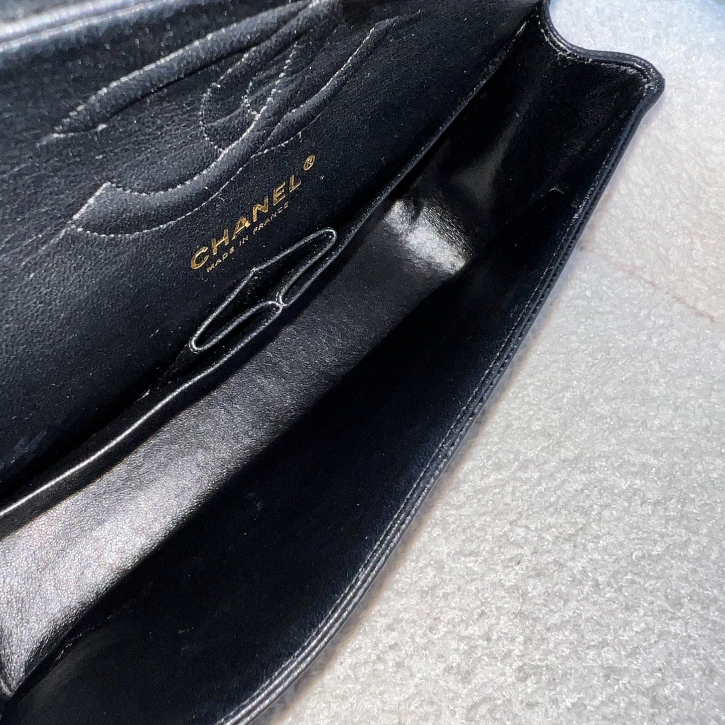 GLM- Medium Classic Flap CF in Black Caviar and 24K GHW