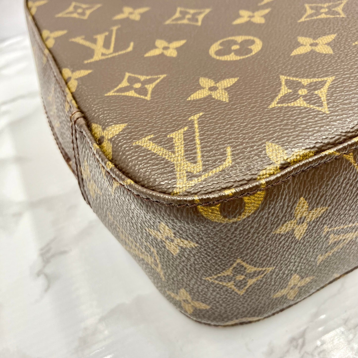 LOUIS VUITTON Monogram spontini