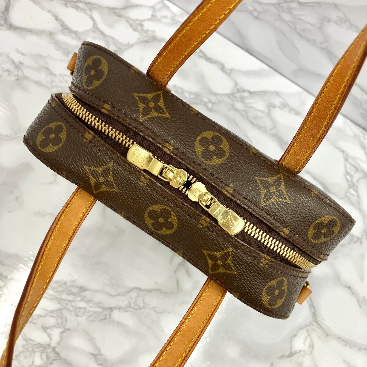 LOUIS VUITTON Monogram spontini