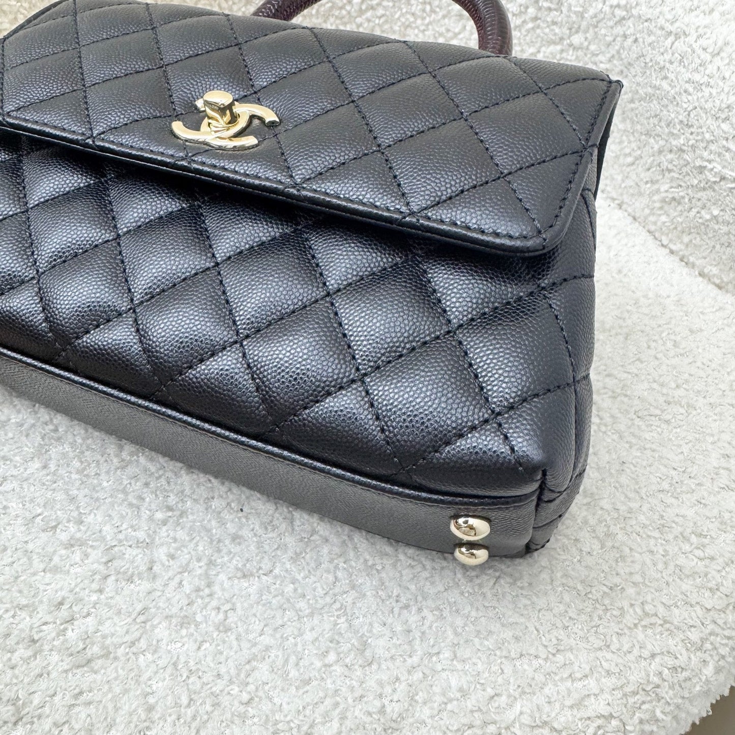 GLM-Small (24cm) Coco handle in Black Caviar, Burgundy Lizard Embossed Calfskin Handle and LGHW (Model: A92990)
