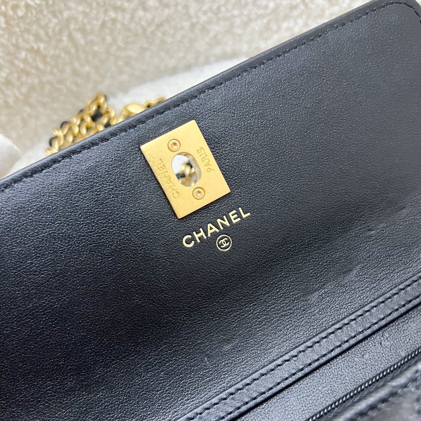 GLM-23A Seasonal Wallet on Chain WOC / Phone Holder in Black Caviar and AGHW