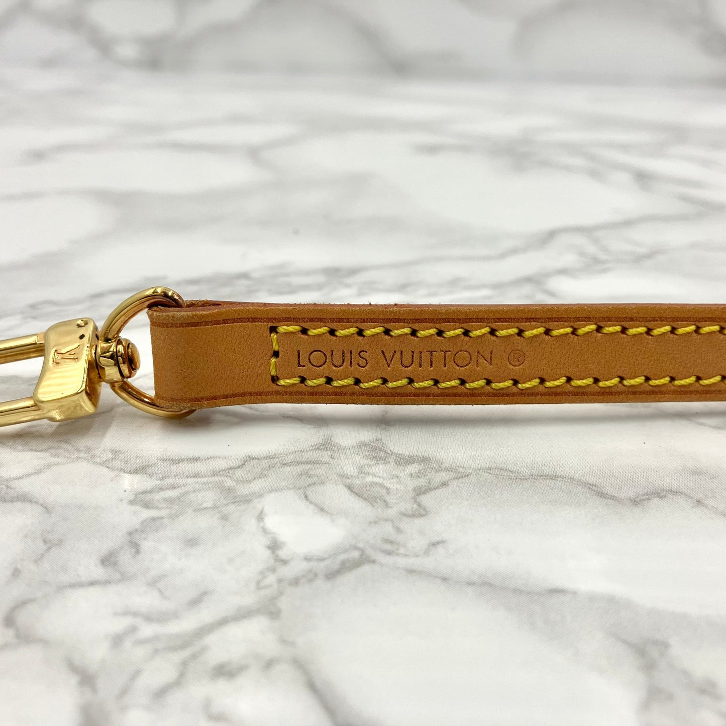 LUOIS VUITTON Monogram Pochette Axessoire
