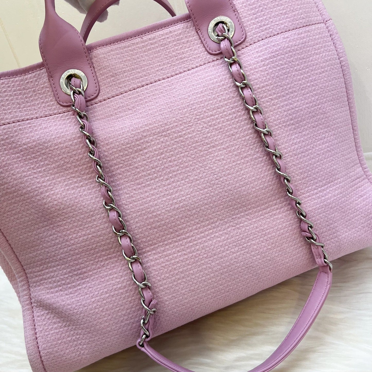 GLM-Medium / Large Deauville Tote in 22S Pink Fabric LGHW