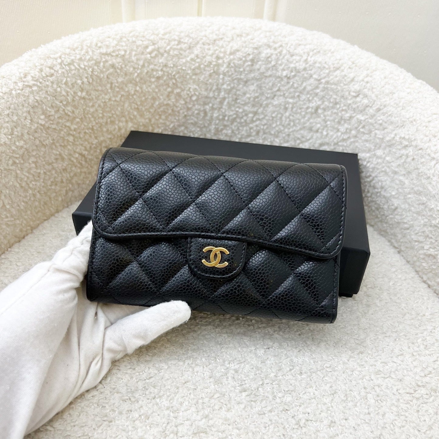 GLM-Classic Medium Trifold Wallet in Black Caviar and LGHW (Model: AP0232)