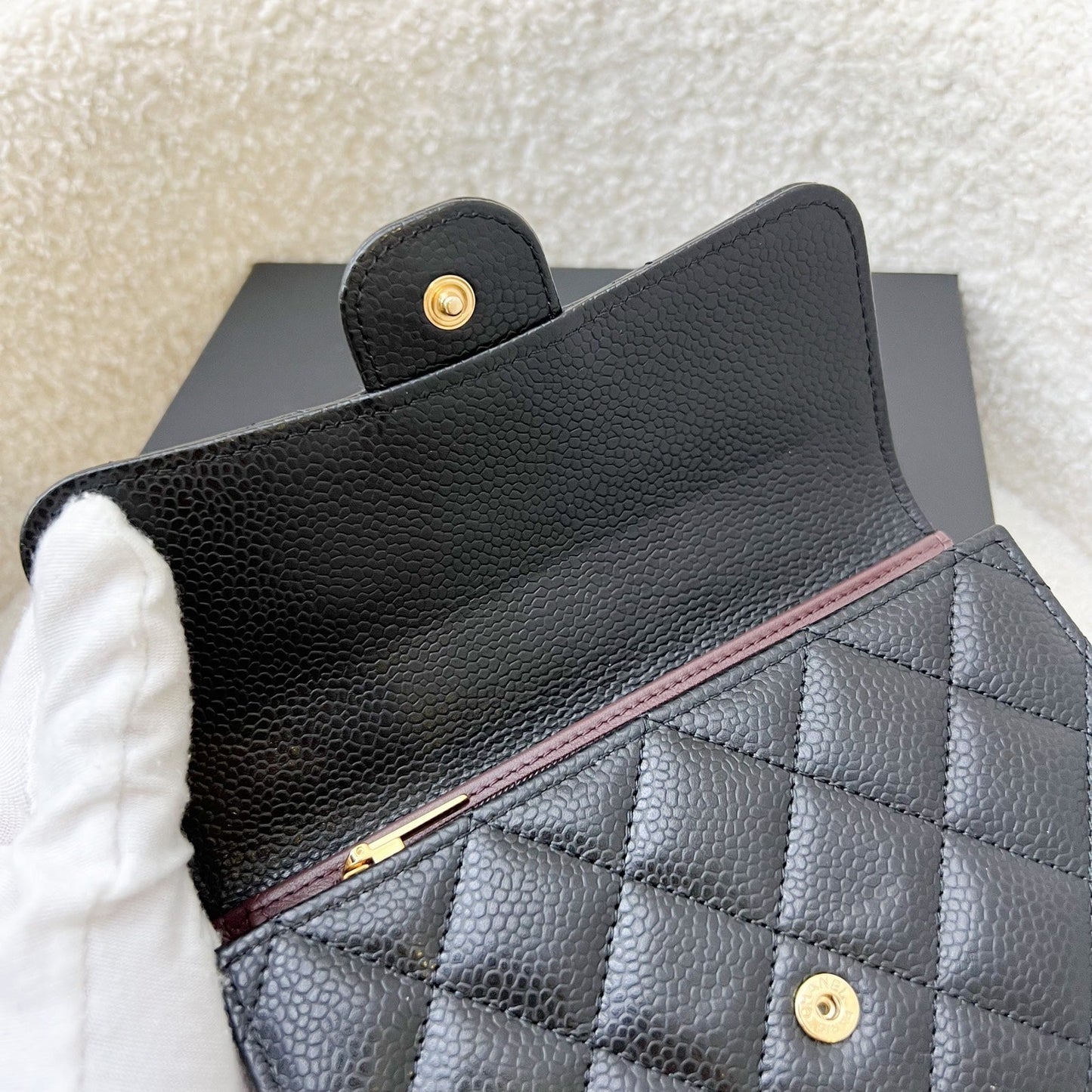 GLM-Classic Medium Trifold Wallet in Black Caviar and LGHW (Model: AP0232)