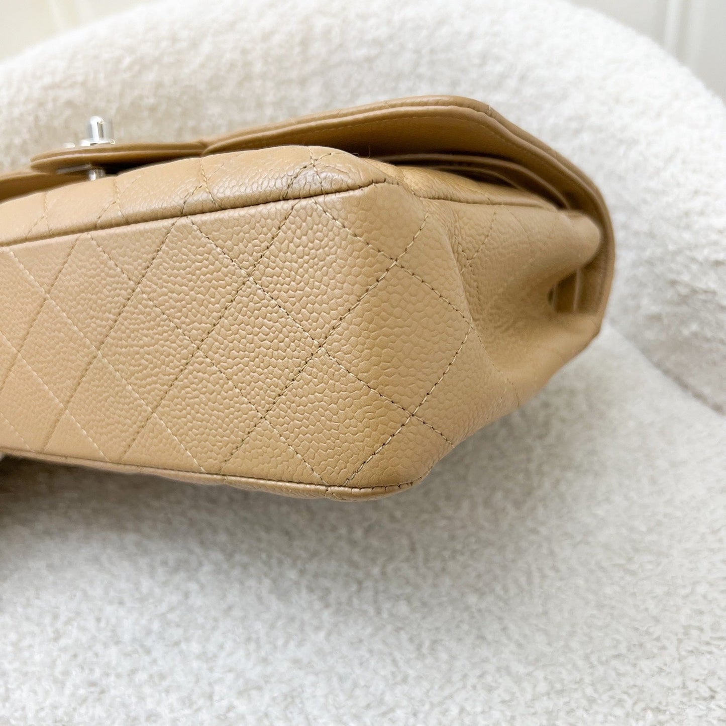 GLM-Medium Classic Flap CF in Beige Caviar and SHW