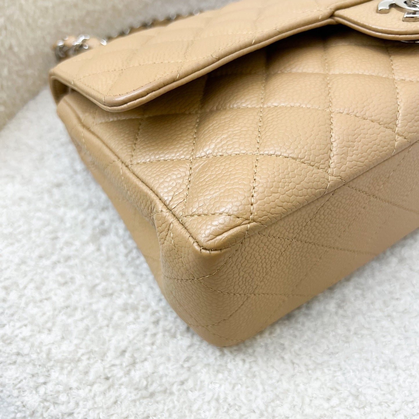 GLM-Medium Classic Flap CF in Beige Caviar and SHW