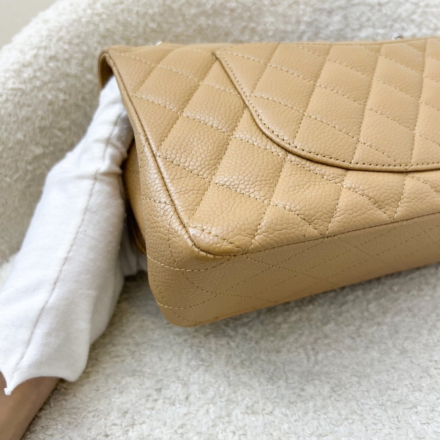 GLM-Medium Classic Flap CF in Beige Caviar and SHW