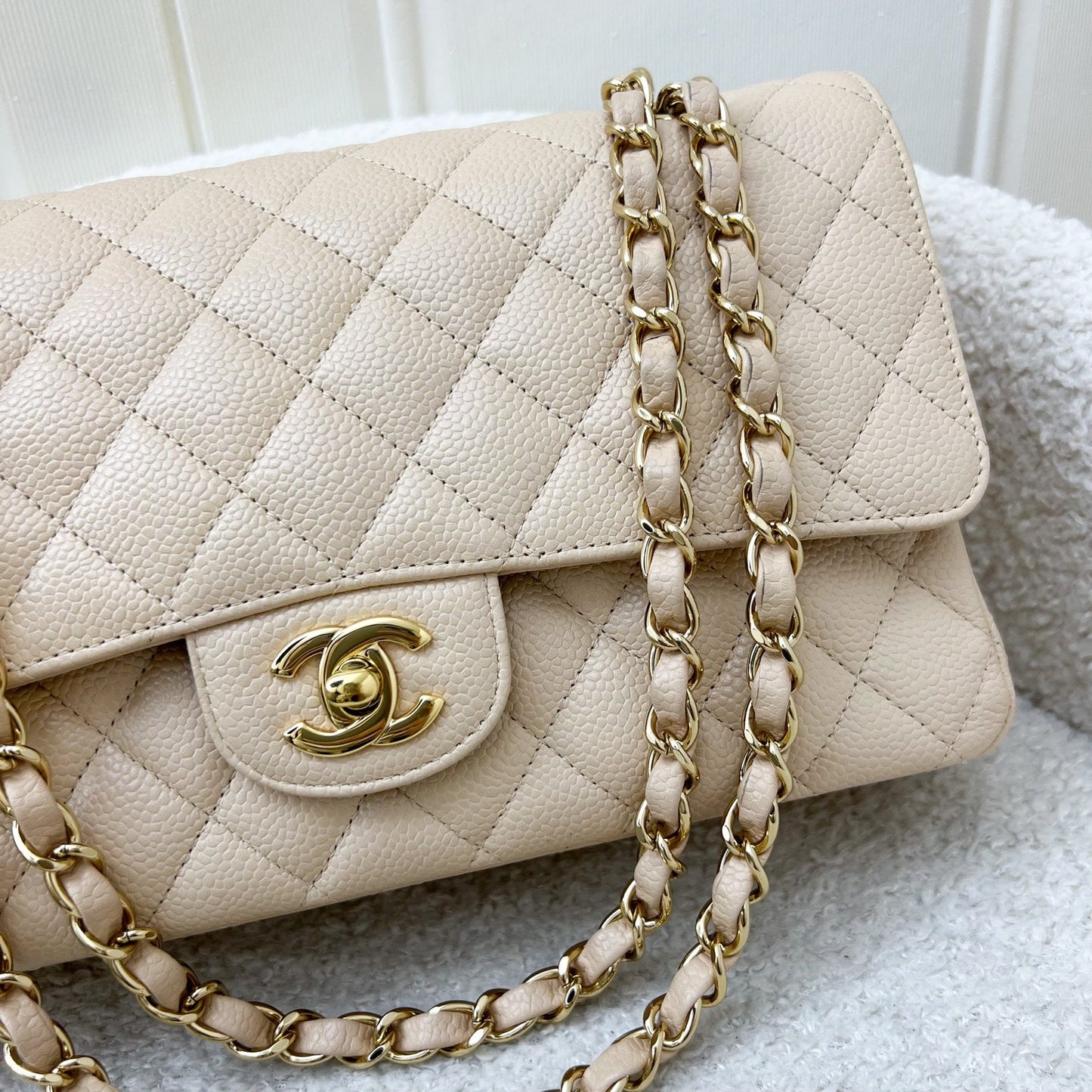 GLM-Medium Classic Flap CF in Beige Caviar and GHW