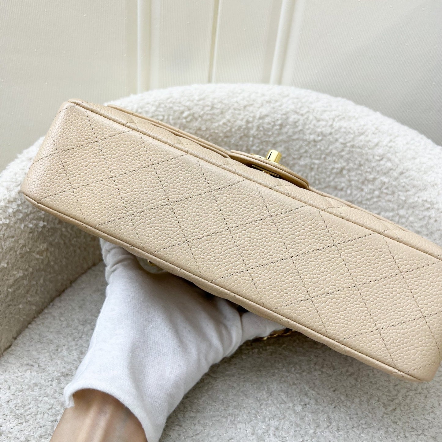 GLM-Medium Classic Flap CF in Beige Caviar and GHW