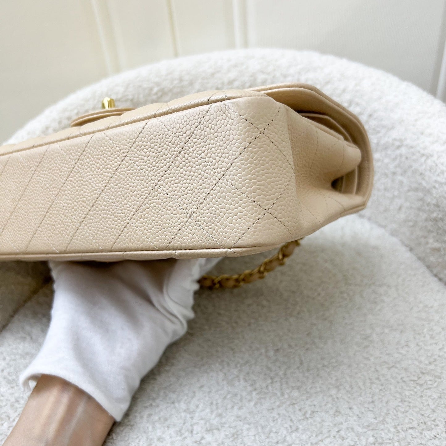 GLM-Medium Classic Flap CF in Beige Caviar and GHW