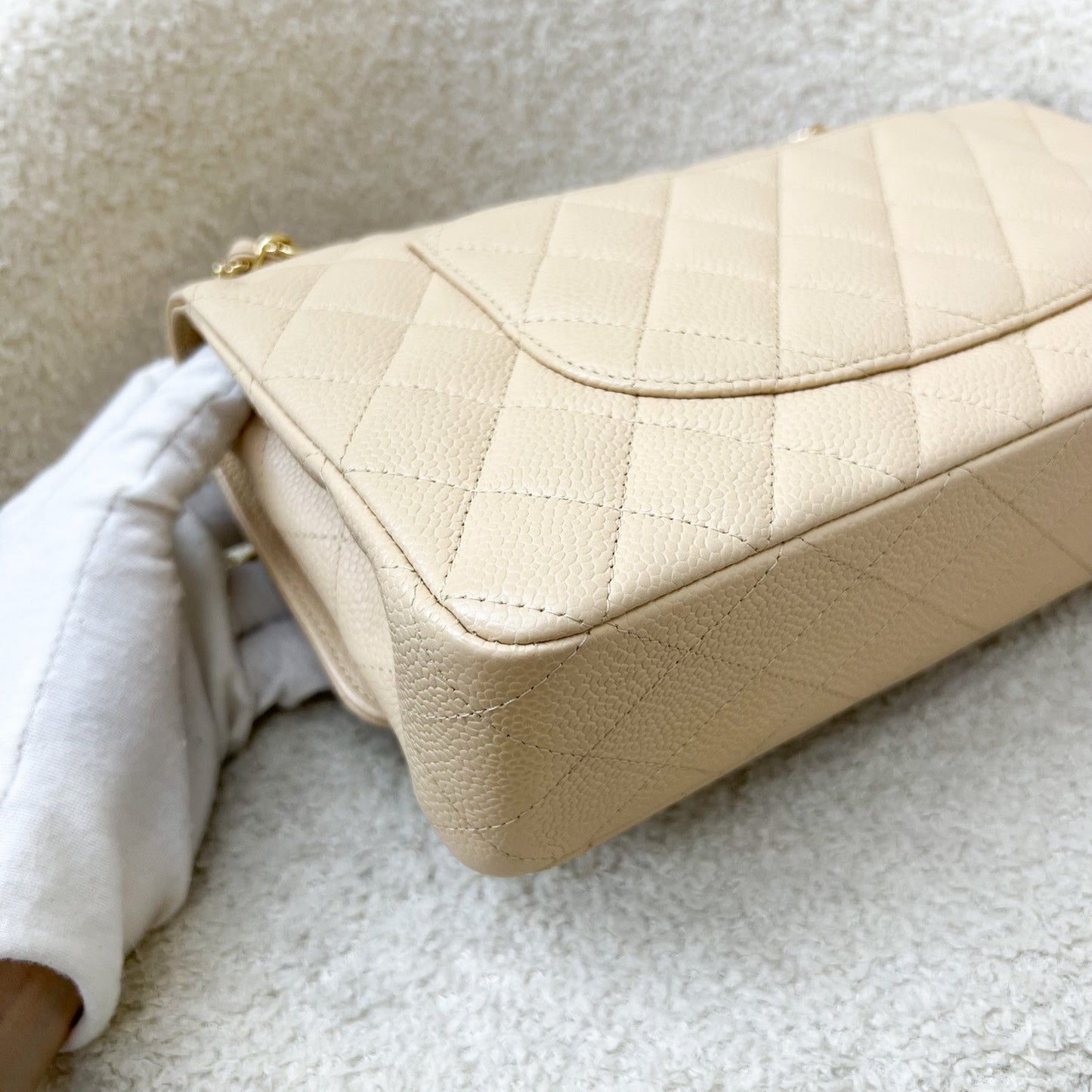 GLM-Medium Classic Flap CF in Beige Caviar and GHW