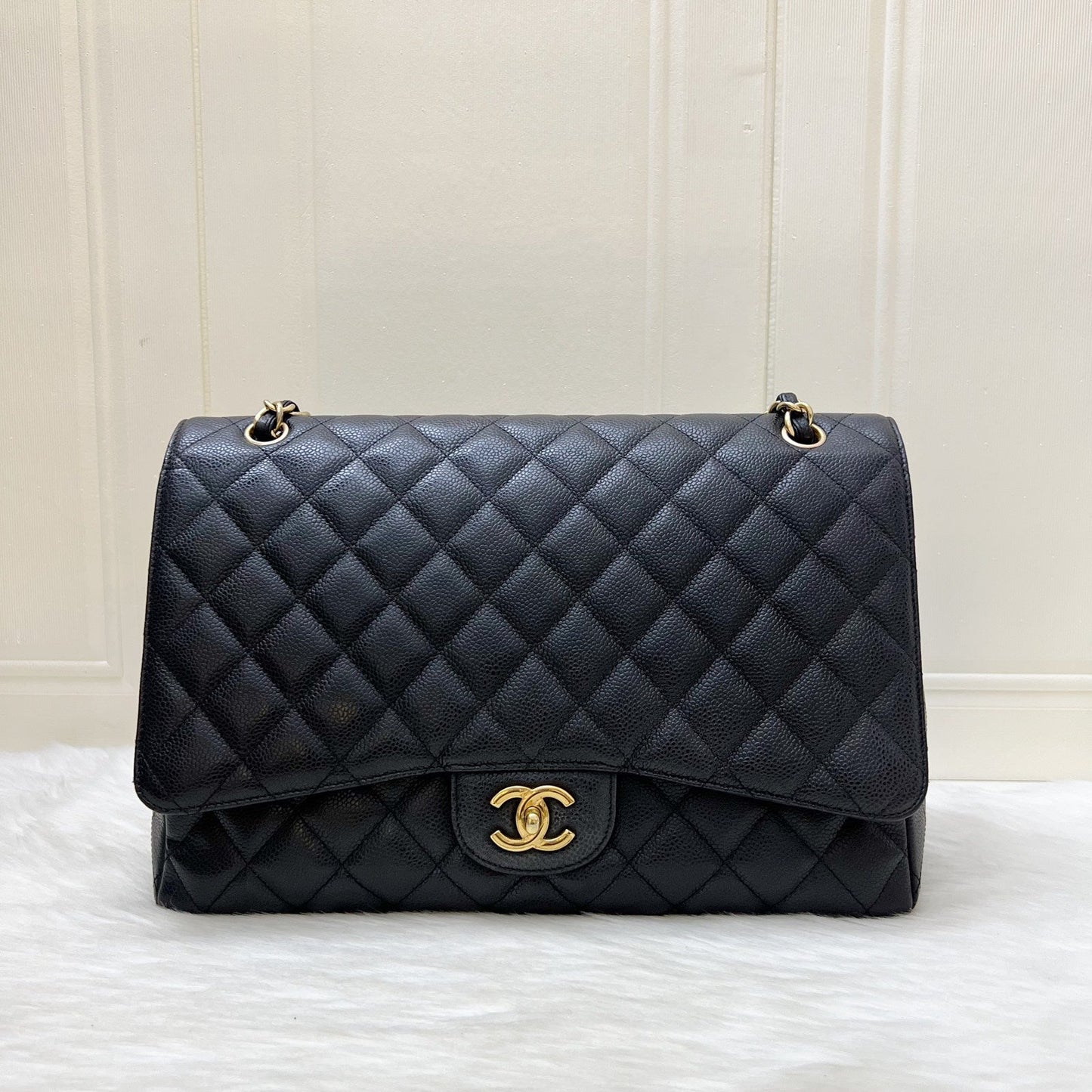 GLM-Maxi Classic Single Flap Bag in Black Caviar and GHW