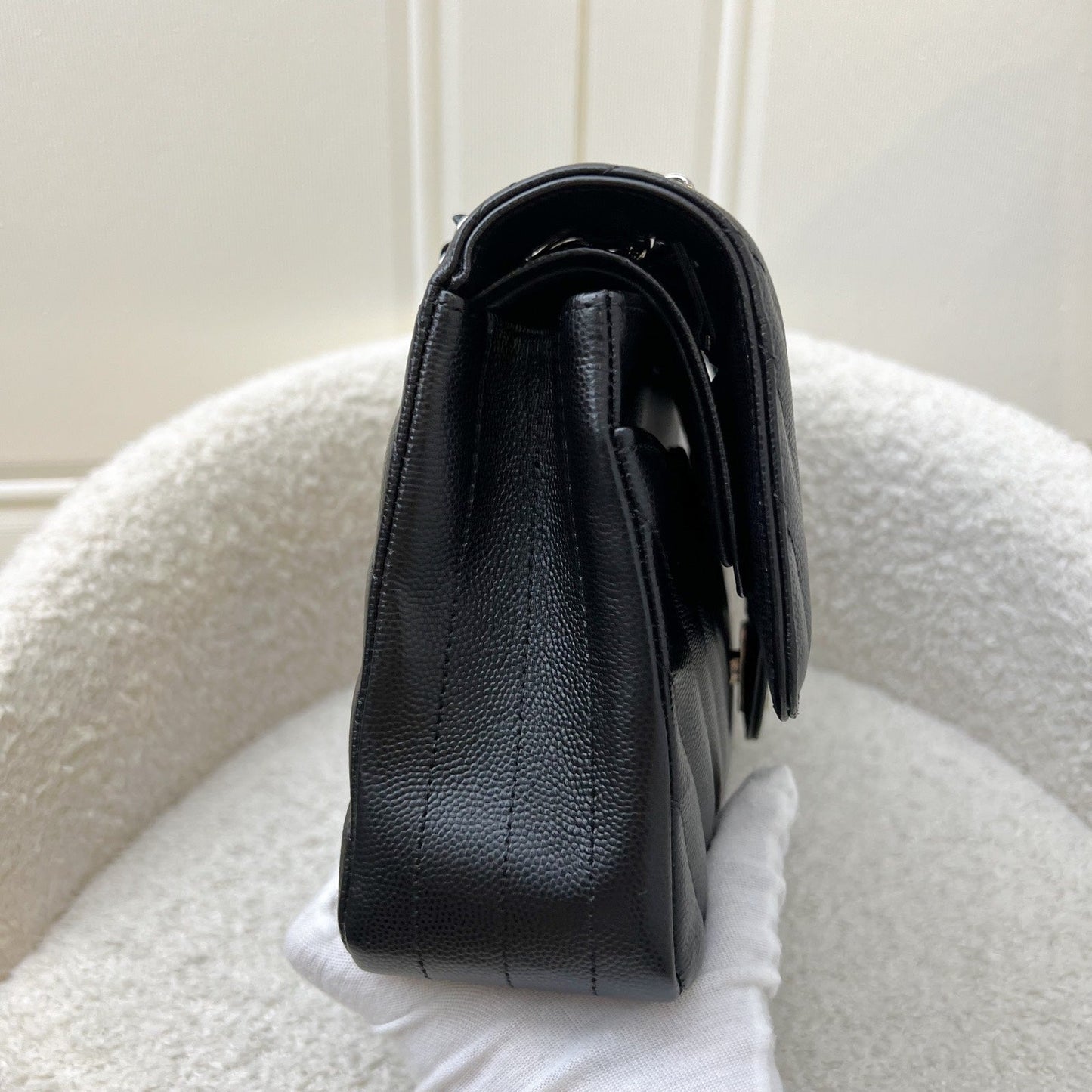 GLM-Medium Classic Flap CF in Chevron Quilted Black Caviar and SHW (Model: A01112)