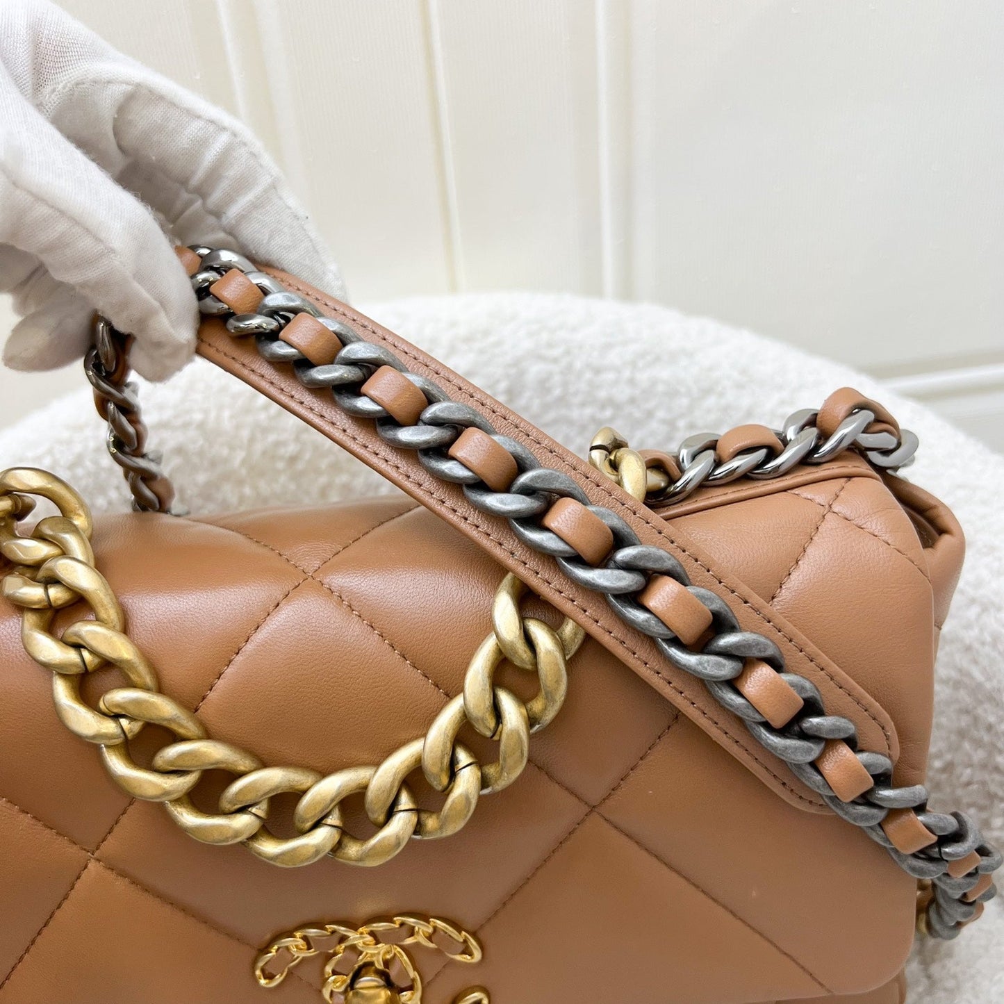 GLM-19 Small Flap in 22S Caramel Lambskin and 3-tone HW (Model: AS1160)