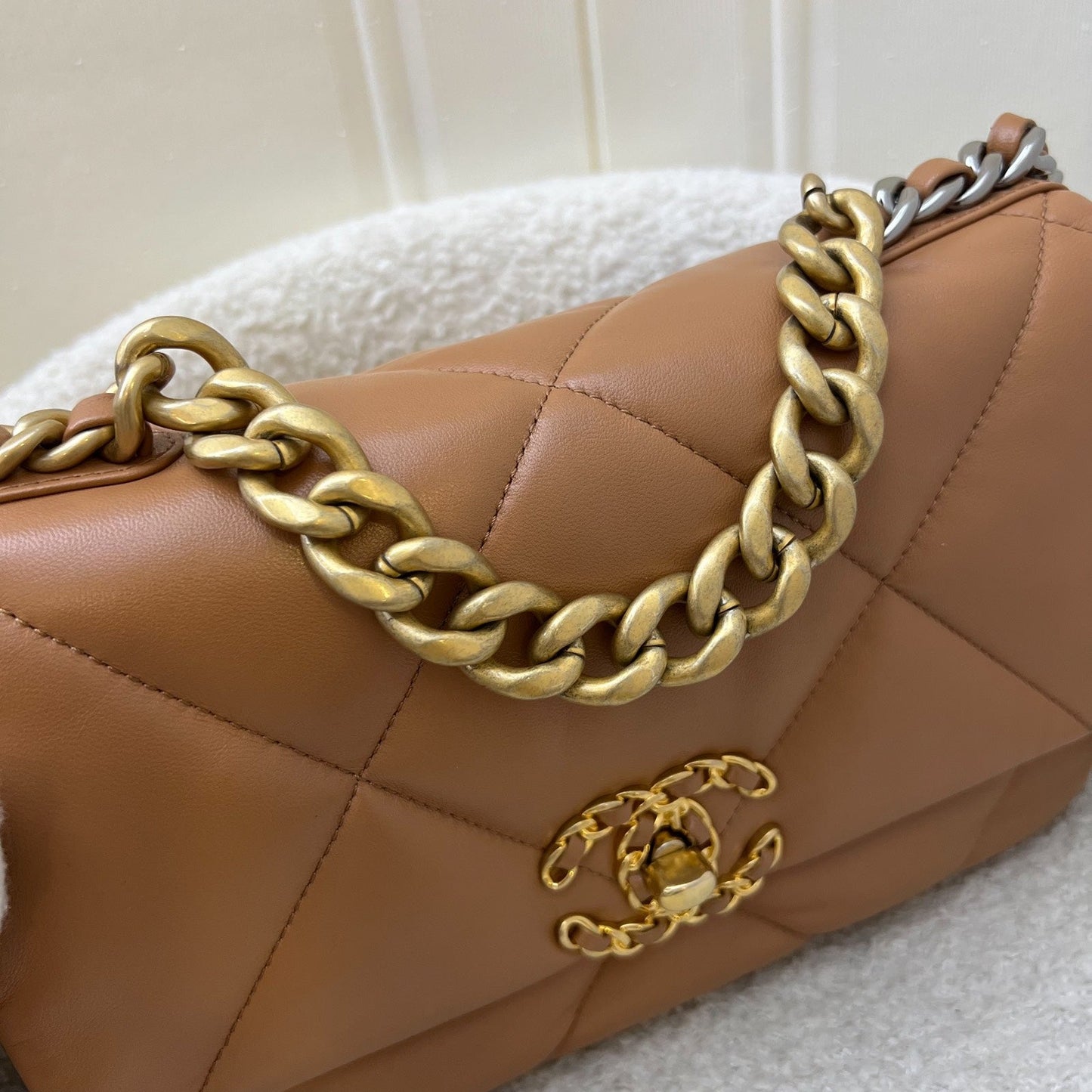 GLM-19 Small Flap in 22S Caramel Lambskin and 3-tone HW (Model: AS1160)