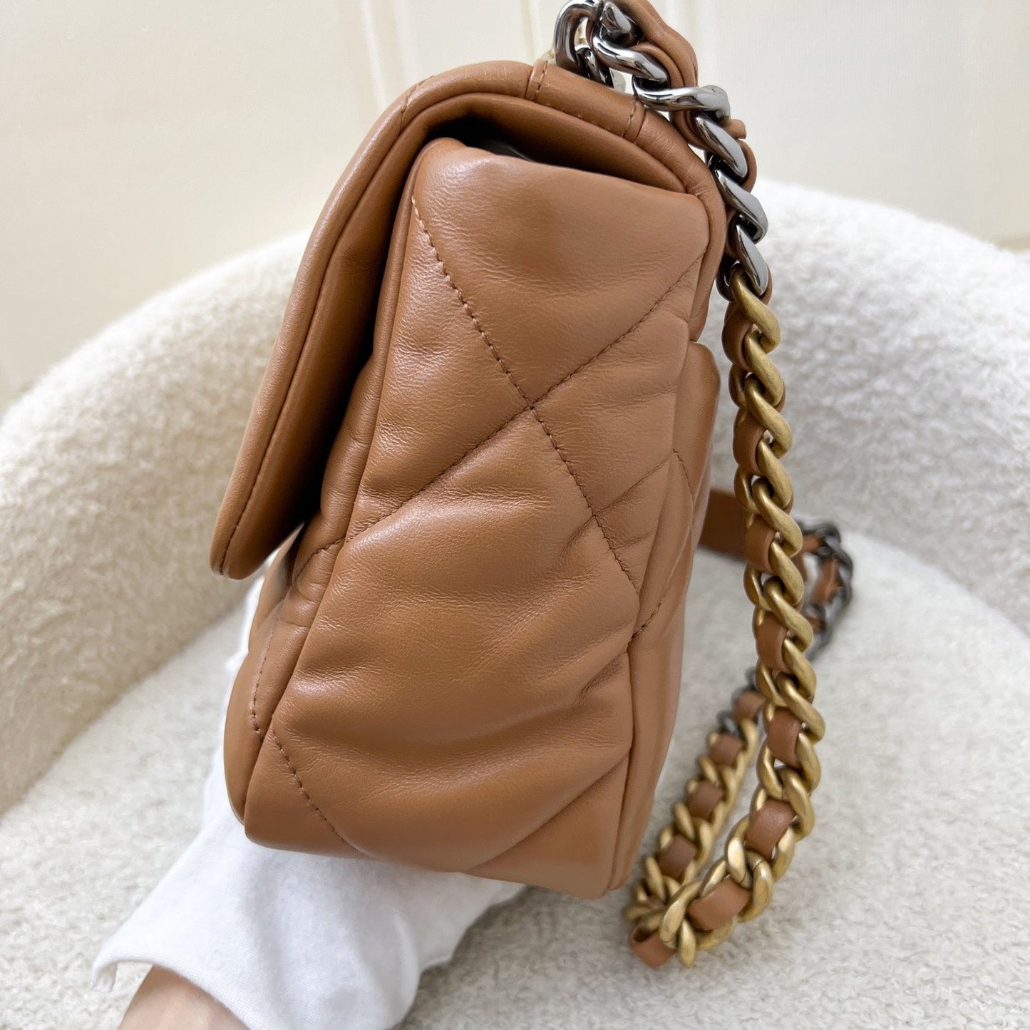 GLM-19 Small Flap in 22S Caramel Lambskin and 3-tone HW (Model: AS1160)