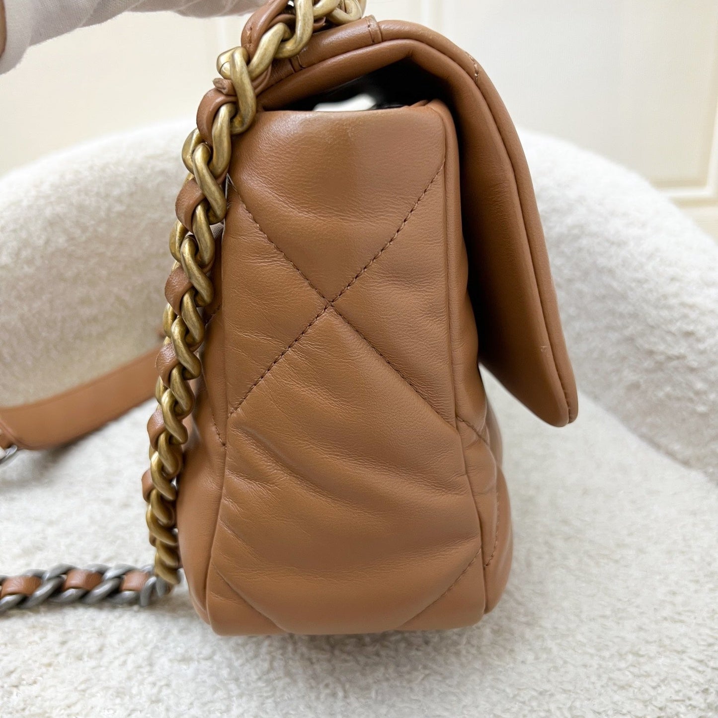 GLM-19 Small Flap in 22S Caramel Lambskin and 3-tone HW (Model: AS1160)