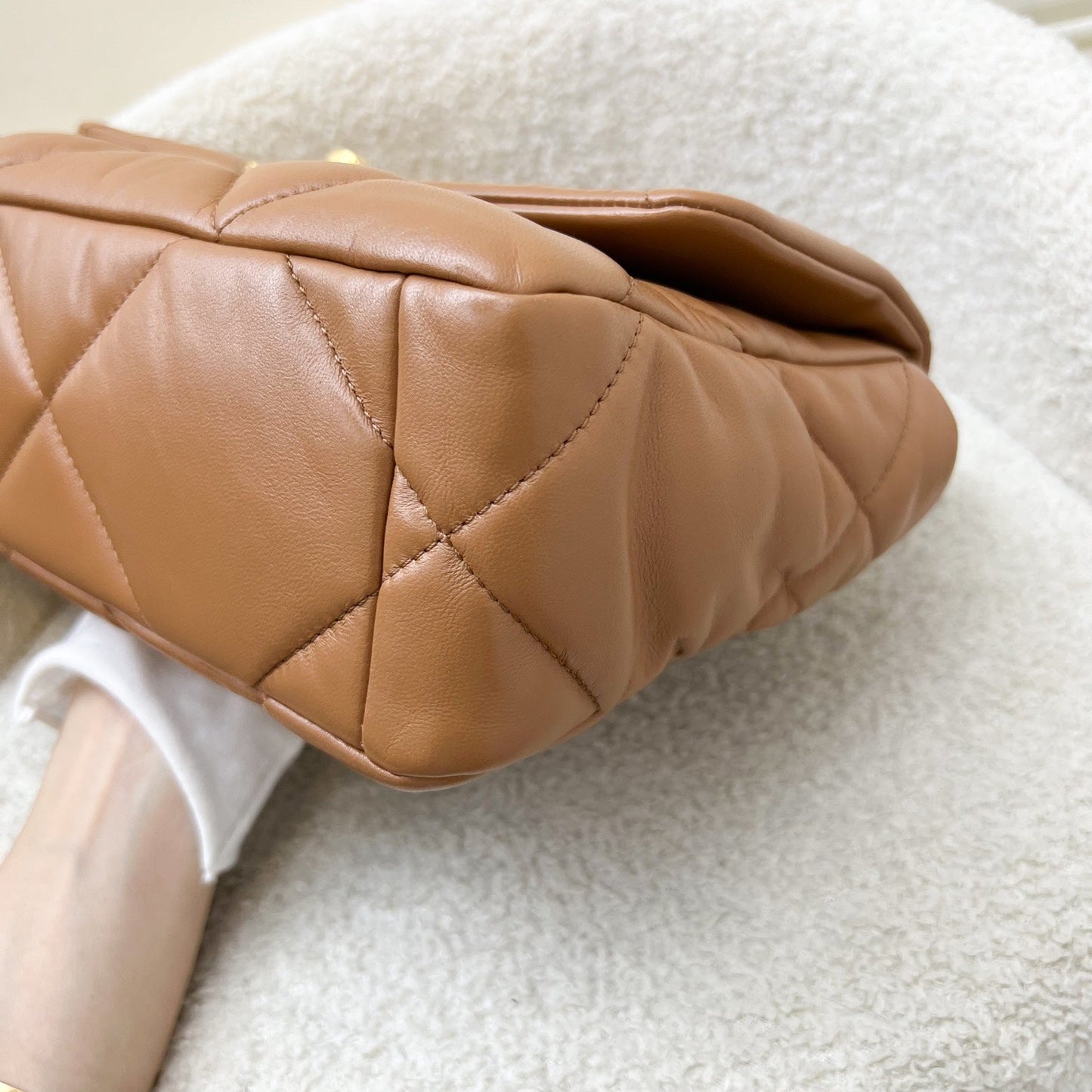 GLM-19 Small Flap in 22S Caramel Lambskin and 3-tone HW (Model: AS1160)