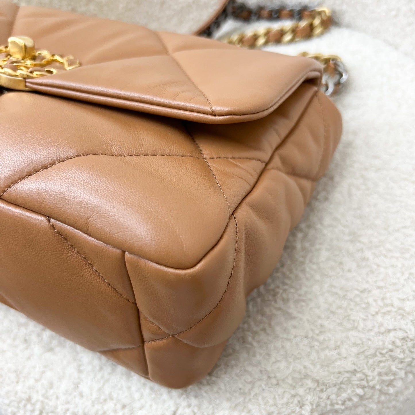 GLM-19 Small Flap in 22S Caramel Lambskin and 3-tone HW (Model: AS1160)