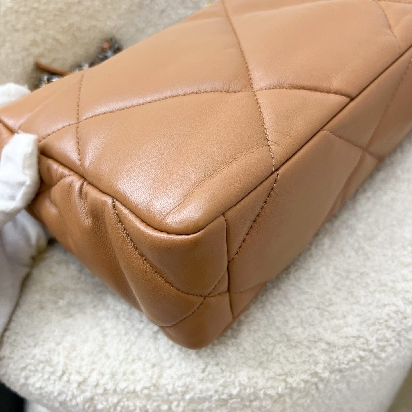 GLM-19 Small Flap in 22S Caramel Lambskin and 3-tone HW (Model: AS1160)