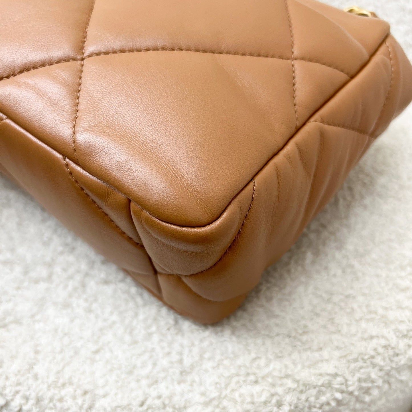 GLM-19 Small Flap in 22S Caramel Lambskin and 3-tone HW (Model: AS1160)