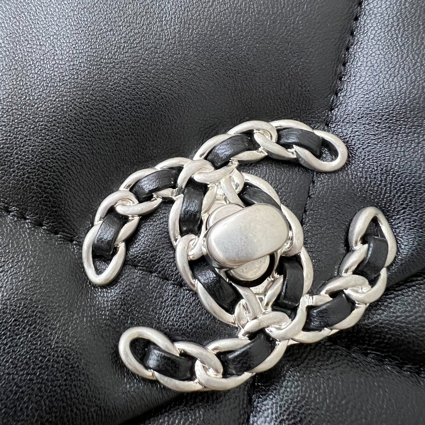GLM-19 Small Flap in Black Lambskin and 3-tone Hardware with Silver Turnlock (Model: AS1160)