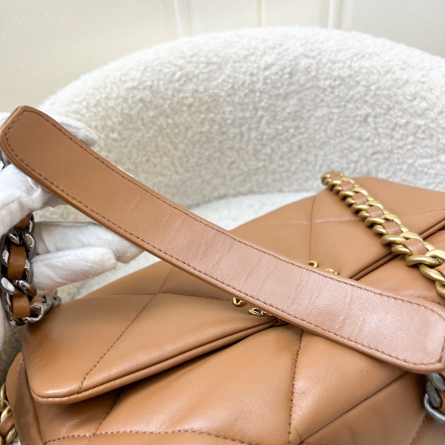GLM-19 Small Flap in 22S Caramel Lambskin and 3-tone HW (Model: AS1160)