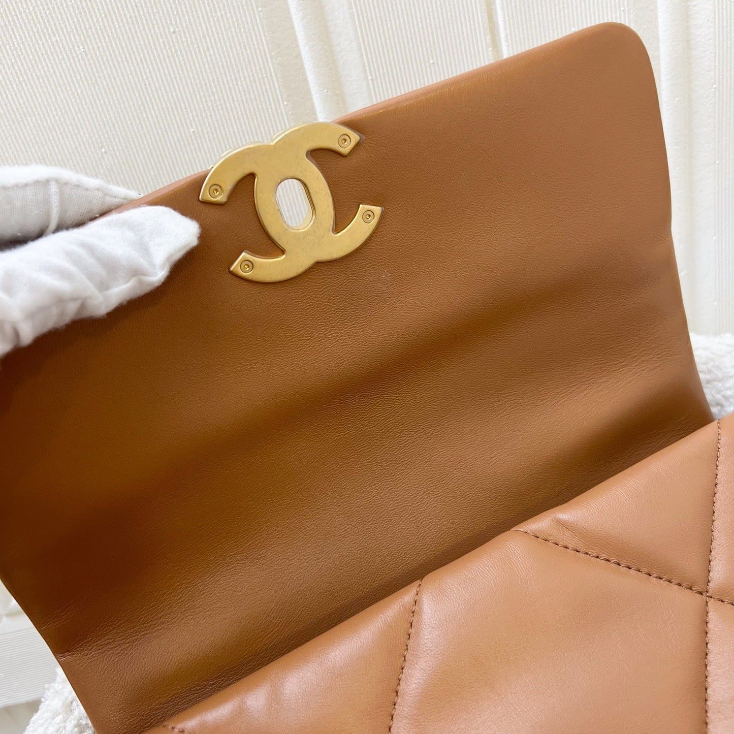 GLM-19 Small Flap in 22S Caramel Lambskin and 3-tone HW (Model: AS1160)