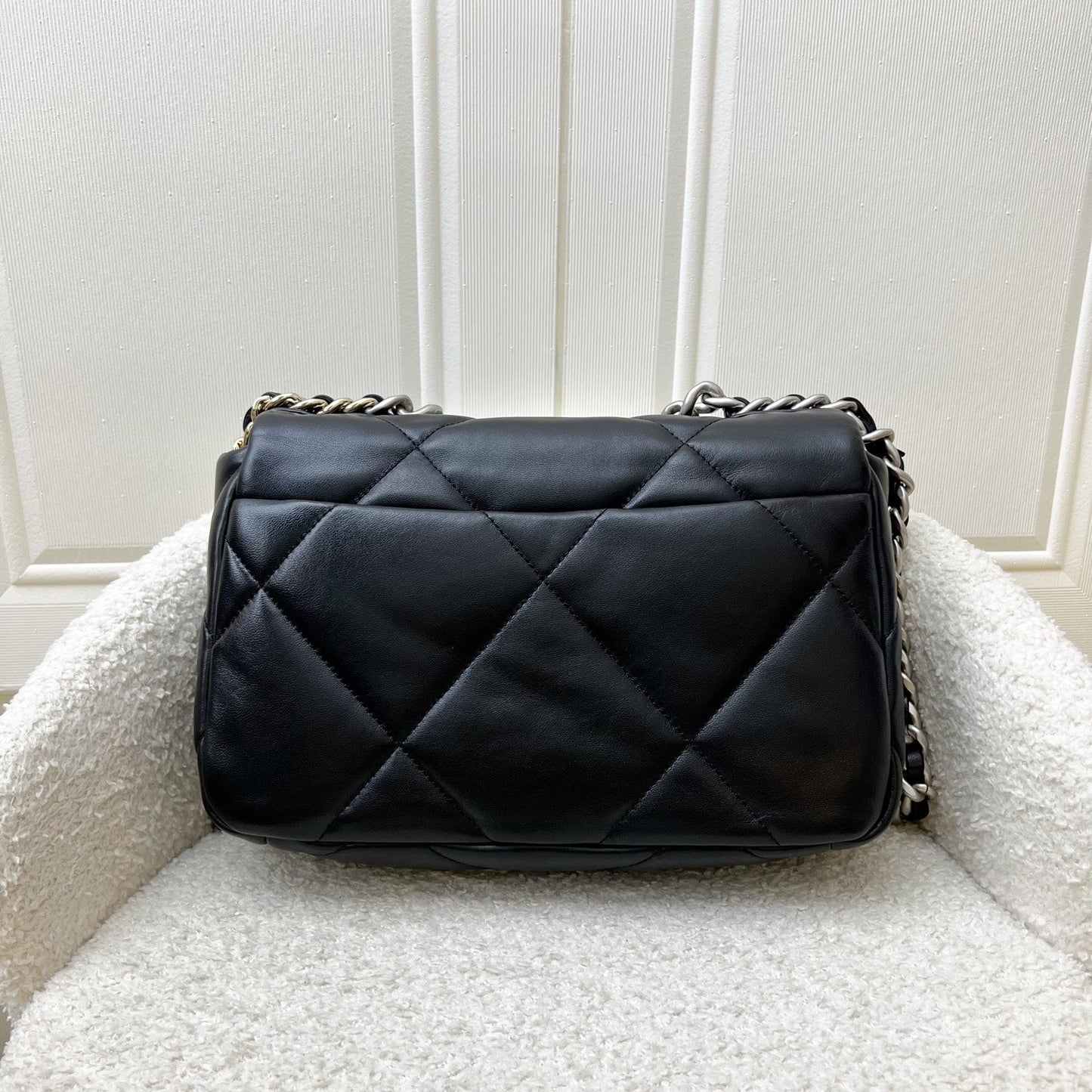 GLM-19 Small Flap in Black Lambskin and 3-tone Hardware with Silver Turnlock (Model: AS1160)