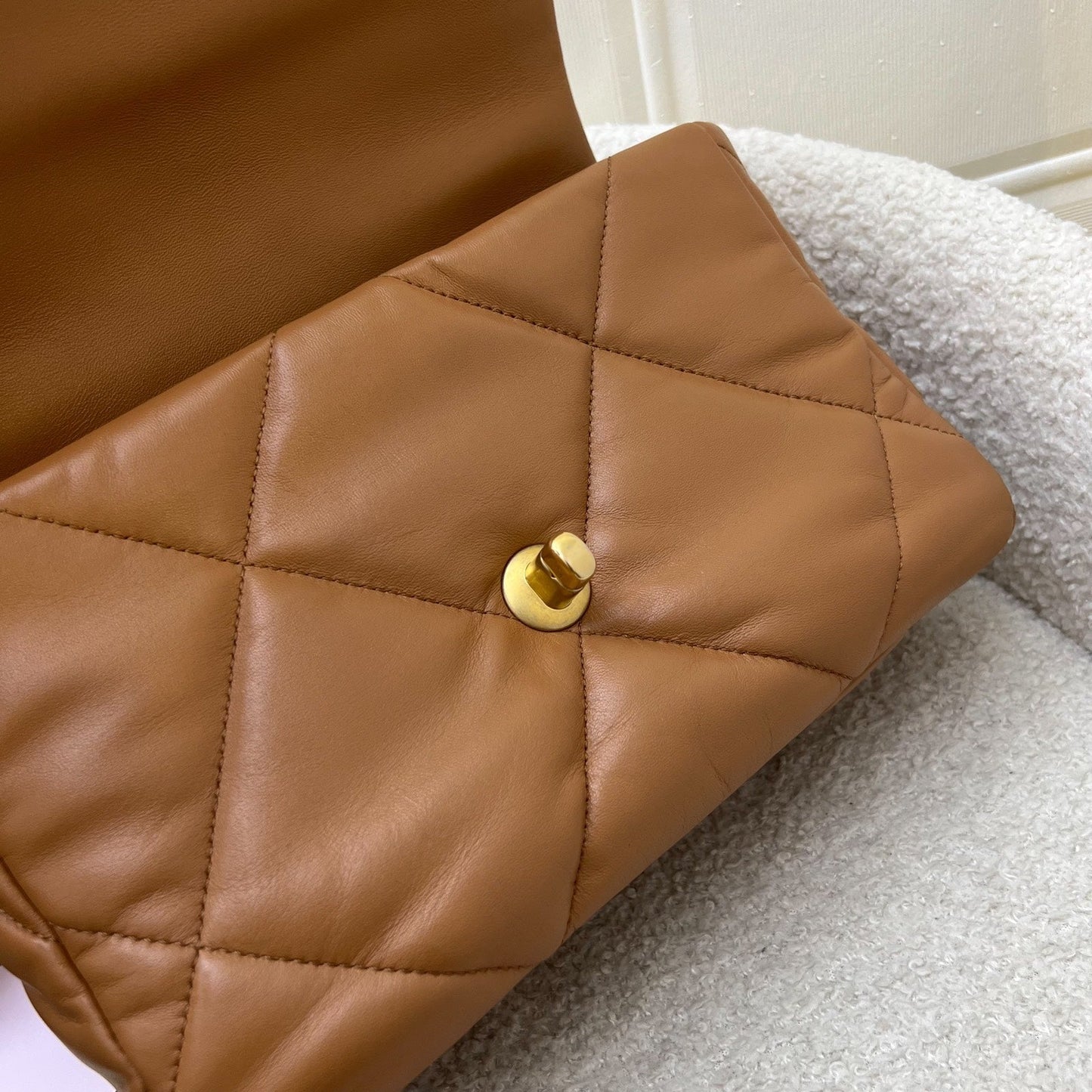 GLM-19 Small Flap in 22S Caramel Lambskin and 3-tone HW (Model: AS1160)