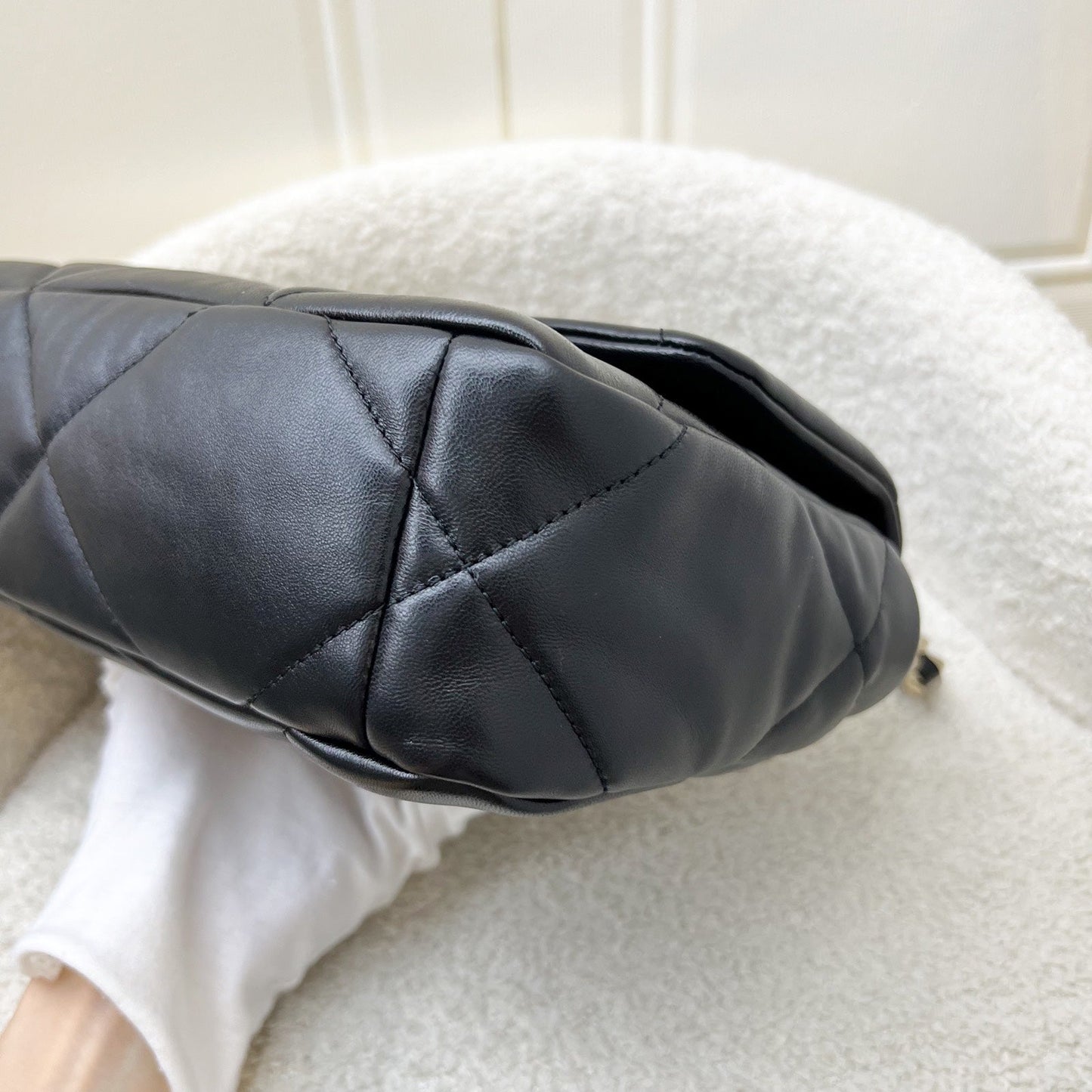 GLM-19 Small Flap in Black Lambskin and 3-tone Hardware with Silver Turnlock (Model: AS1160)
