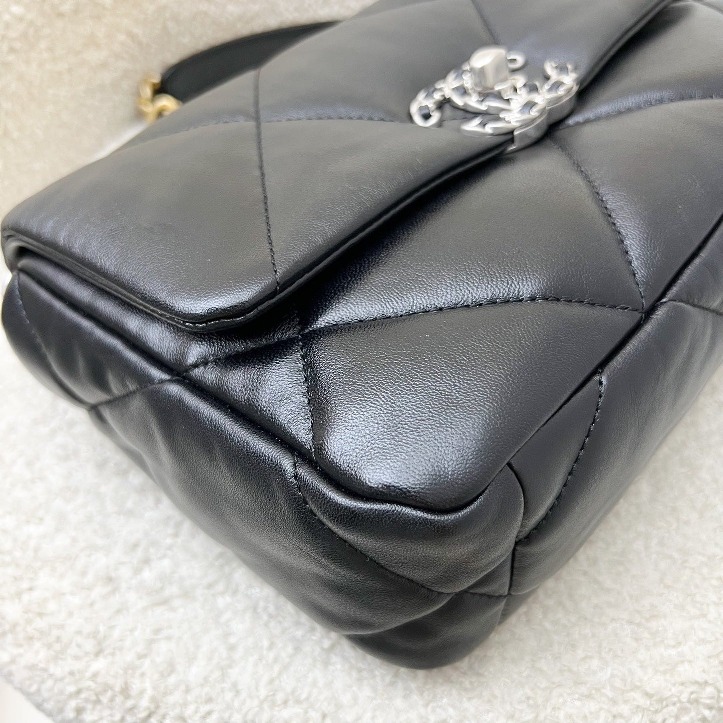 GLM-19 Small Flap in Black Lambskin and 3-tone Hardware with Silver Turnlock (Model: AS1160)