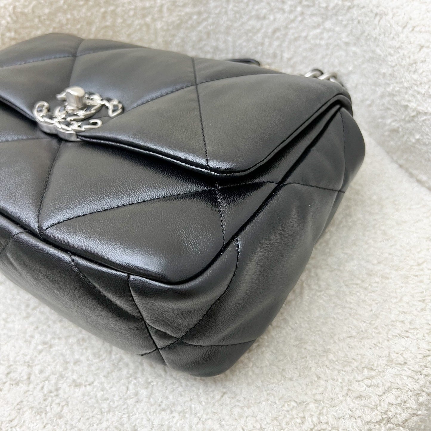 GLM-19 Small Flap in Black Lambskin and 3-tone Hardware with Silver Turnlock (Model: AS1160)